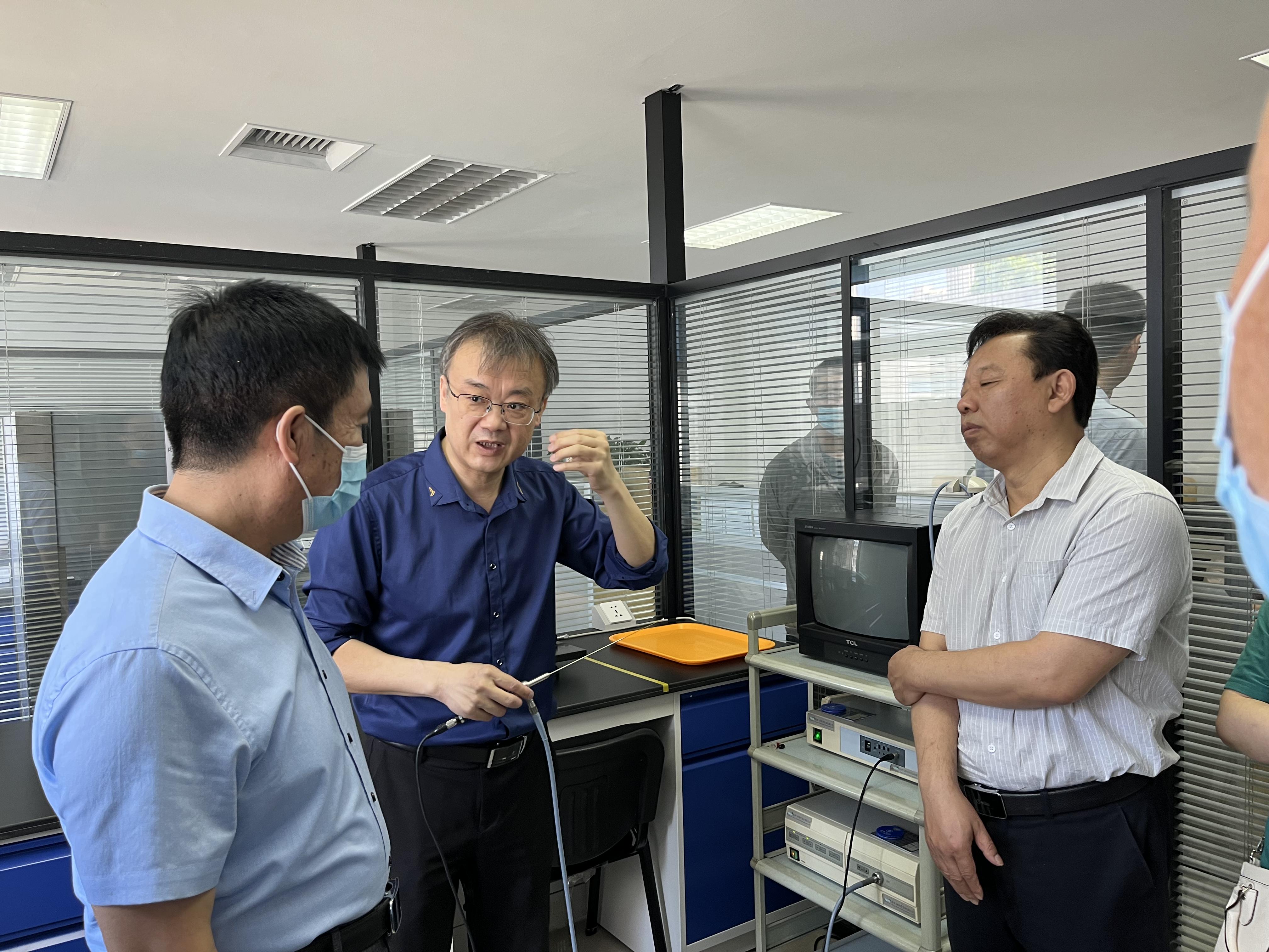 夜晚在大炕上偷的弄